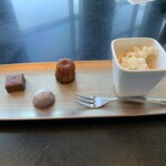 DINING & BAR TABLE 9 TOKYO - 