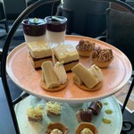 DINING & BAR TABLE 9 TOKYO - 