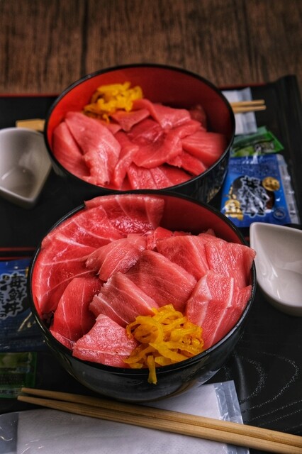 鮪丼 クロマグロいくら丼 国産の本マグロを使った高級鮪丼 鉄火丼 大