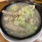 下町バル★スパイス - 塩もつ煮込み400円。量もたっぷり！ドロドロ系ではなくすっきり系だけど塩味しっかり。