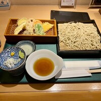 新潟名物 布のり蕎麦とおいしい酒菜 きなせや. 赤坂割烹店 - 野菜天せいろ