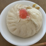 目黒五十番 - チェリーの乗った椎茸肉まん