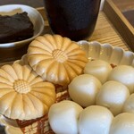 茶房 菊泉 - 自分で焼くお団子のセットドリンク付き（アイスコーヒー）