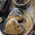 茶房 菊泉 - 自分で焼くおにぎりのセットドリンク付き（緑茶）