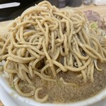 らーめん大 - 『醤油ラーメン野菜マシニンニクマシ』の天地返し