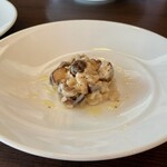 炭と料理とワイン AVANZARE - 山形県産マッシュルームのクリームリゾット(半人前)