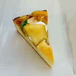 コチカ - 桃のベイクドチーズケーキ