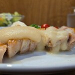 キッチン ブルー グローブ - 横から、焼きりんごと白ワインとバターのふわふわソース
