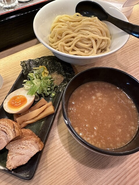 Ebi Tonkotsu Ramen Haruki Shinjuku Gyoenmae Ten photo 3