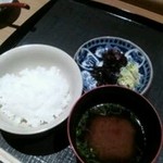 岩さき - 土鍋で炊いたごはん、香の物、赤だし