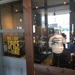 カフェ ダイニング バー ラフ - 男性専用理容室が併設された珍しい形態？