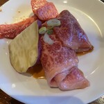 松竹亭 - 料理写真:これランチセットのお肉よ！(ㅇㅁㅇ)(ㅇㅁㅇ)嘘やん