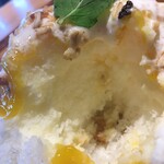 こほりや - 奥まで味が滲みてるというか 氷自体に甘みが？