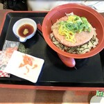 すき家 - アボカドまぐたく丼