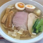 結まる - 味玉すぱいす香る白醤油らーめん