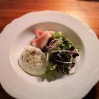 Rossi - イチジクとブッラータのサラダ