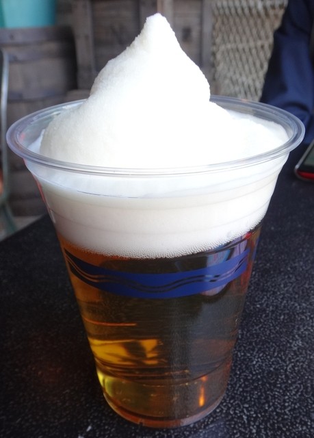 ビールの上にビールのフローズンが載っています By あてさん ノーチラスギャレー 東京ディズニーシー ステーション 肉まん 中華まん 食べログ