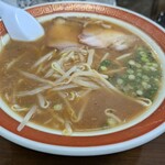 四興楼 - 味噌ラーメン、スープも美味しい、麺も細麺で好みです。私好きかも！