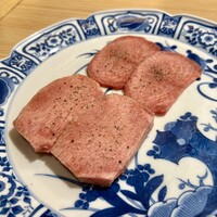 肉亭ふたご iki 本郷三丁目店 - 厚切りタン　上タン