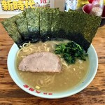 ラーメン六角家 - ラーメン850円。海苔増し150円。