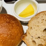 THE-MOMENT GRILL&DINING - パンとボルディエバター
