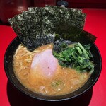 ラーメン 厚木家 - ラーメン900円麺硬め。海苔増し100円。