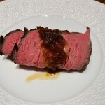 THE-MOMENT GRILL&DINING - 国産牛の炭火焼　焦がし玉ねぎのソース