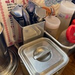 東京とんこつ とんとら 狭山入曽店 - 