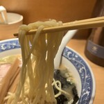 中華そば 青葉 - 麺の感じ