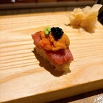 鮨 いつみ - 鮪すき身雲丹キャビアのせ