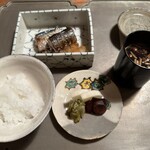 徳ㇵ本也 - 秋刀魚定食