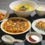 チャイナグリル マダムシェンロン 広島 - 