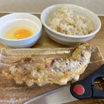 手打ちうどん こげら - こげらセットのTKGとゲソ天