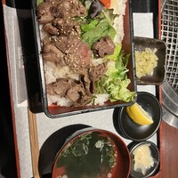 肉匠 牛虎 西中島店 - 