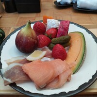 ザ タヴァン グリル＆ラウンジ - 