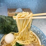 中華そば土屋商店 - プッツリの自家製中太平打ち麺