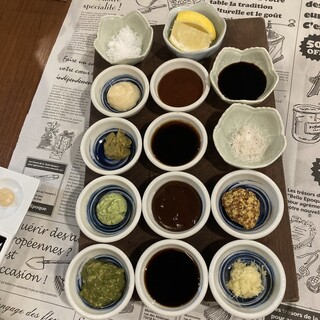 【楽しみ方は無限大！？】10種類以上の薬味でカスタムしよう！