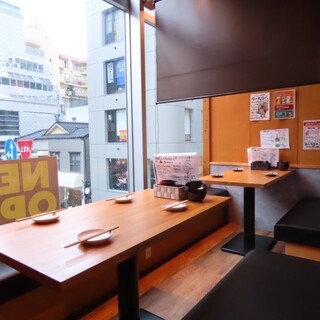 清潔感あふれる店内は個室も完備◎ご宴会など貸切も利用可能！