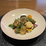 季音 - 梶谷農園のハーブに鎌倉野菜、ホタテのフリットのスモーク