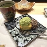 蔵六雄山 - まっちゃババロア　カステラ