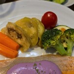 キッチン ブルー グローブ - 備え付け野菜のアップ