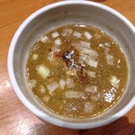 煮干中華そば 鈴蘭 - 魚粉が微かにみえるのわかりますか？？