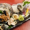 肴や 呉平 - サザエとアジのお造り。