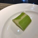 鉄板焼 石狩 - 珍しいツマ、ハス芋