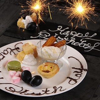 誕生日や記念日に最適な「特製デザートプレート」ございます◎