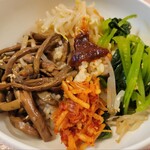 キムチの黄家 - 晩御飯　ビビンバみたいにしてみました♩