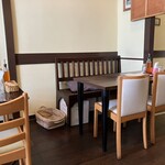 PIZZA17 - 2階のテーブル席