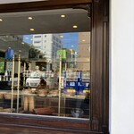 パティスリー・パリセヴェイユ - 焼き菓子も沢山ありました