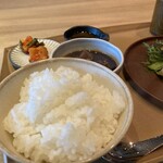 炭火焼肉 肉の匠 ひうち - ご飯