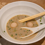 NIBOSHI MANIA - 冷やし紅ズワイ蟹煮干ソバの底に残ったスープ